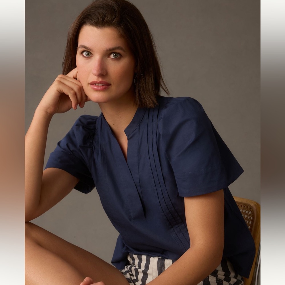 Maeve Poplin Pintuck Blouse. Large. Navy